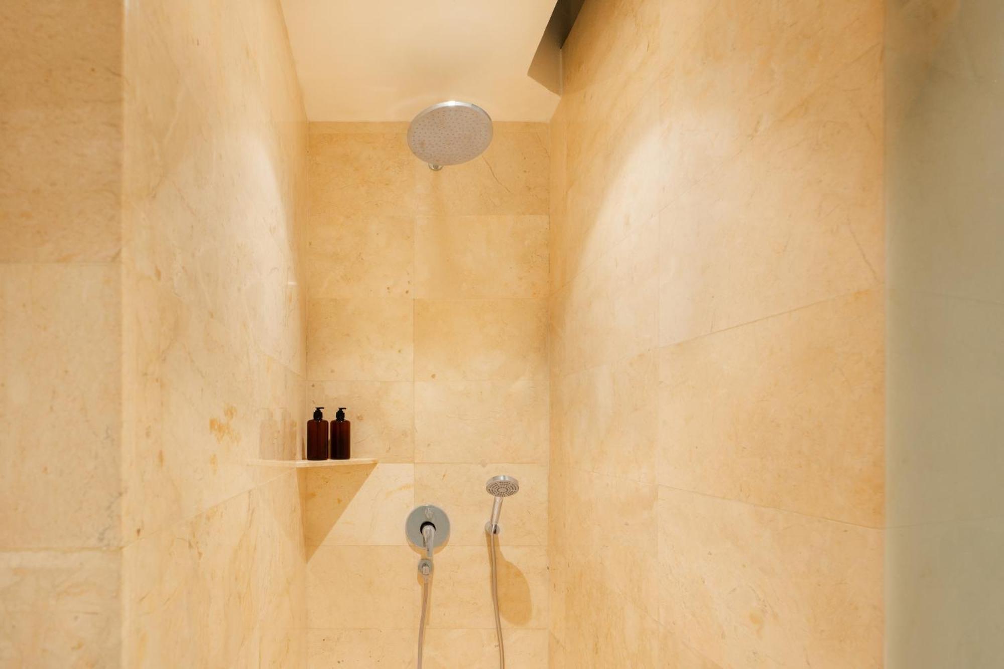 Kuta Angel Hotel エクステリア 写真